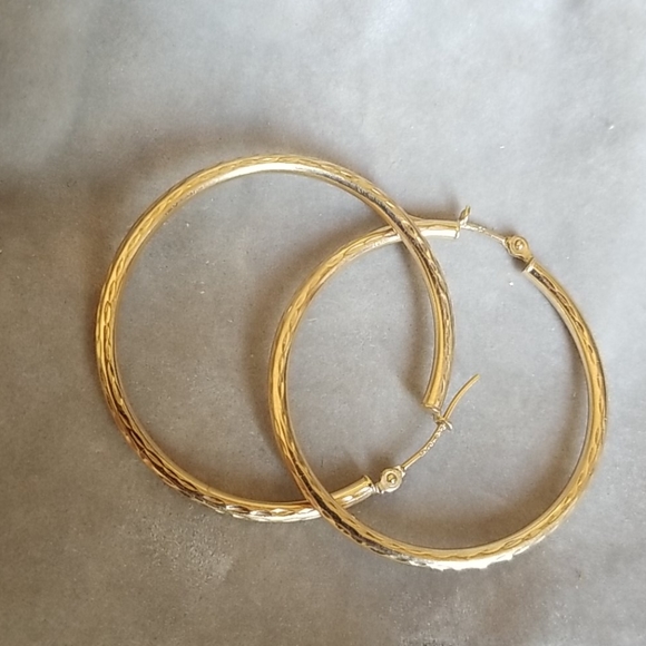 Vintage 10k gold hoop earrings - Picture 3 of 5